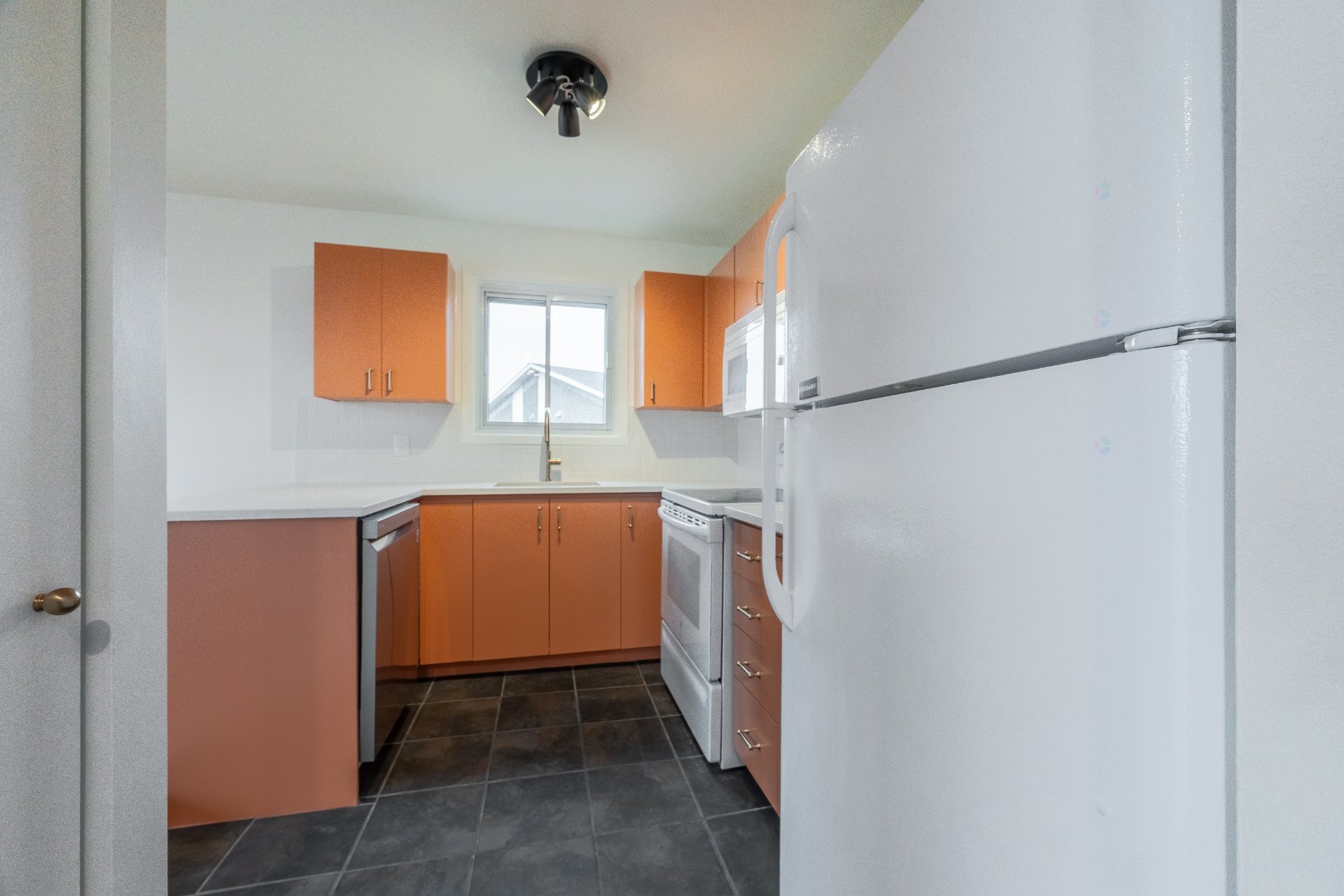 









1753


Rue Kirouac

, 8,
Longueuil (Le Vieux-Longueuil),




QC
J4G1T1

