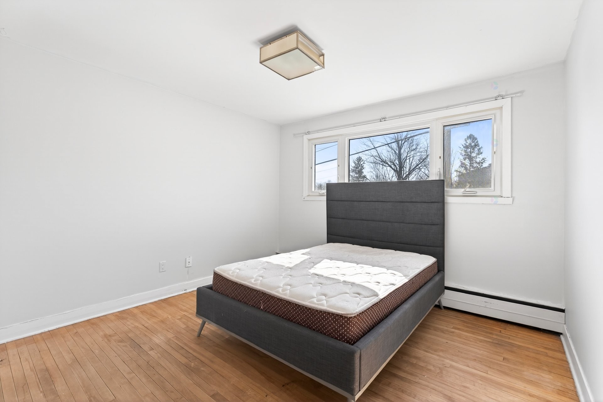 









40


Rue Vaudry

,
Sherbrooke (Lennoxville),




QC
J1M1B3

