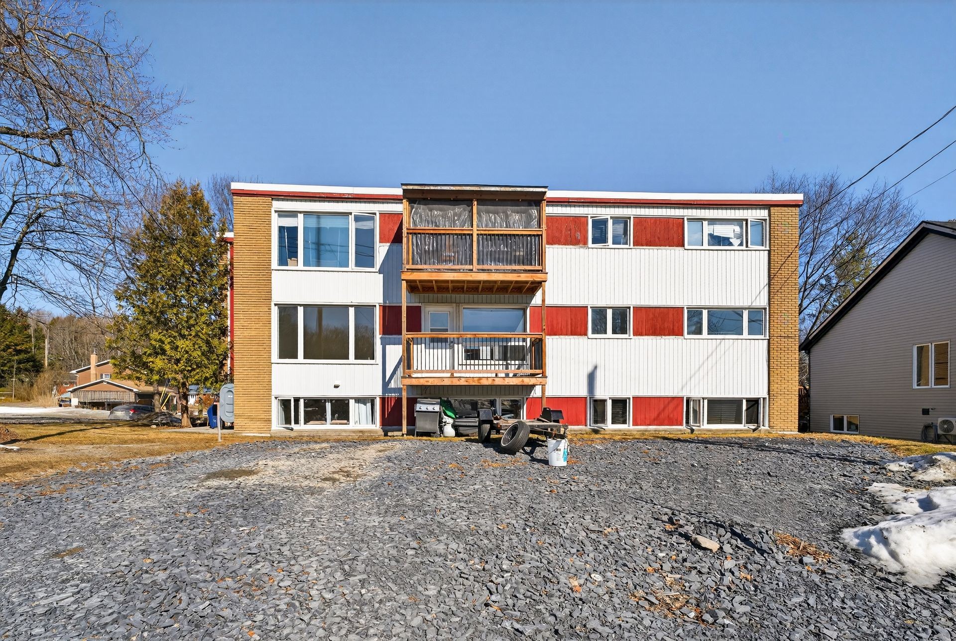 









40


Rue Vaudry

,
Sherbrooke (Lennoxville),




QC
J1M1B3

