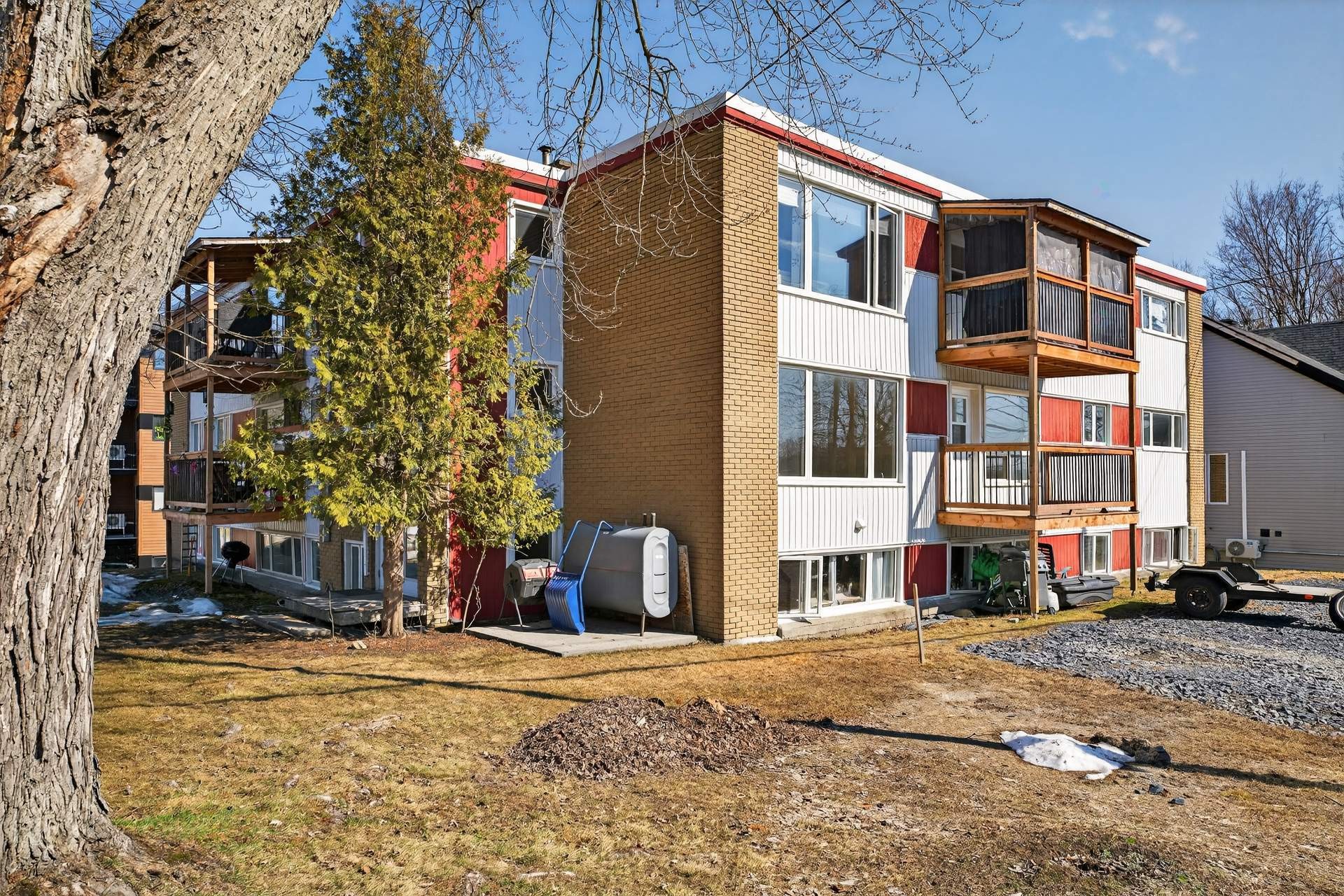 









40


Rue Vaudry

,
Sherbrooke (Lennoxville),




QC
J1M1B3

