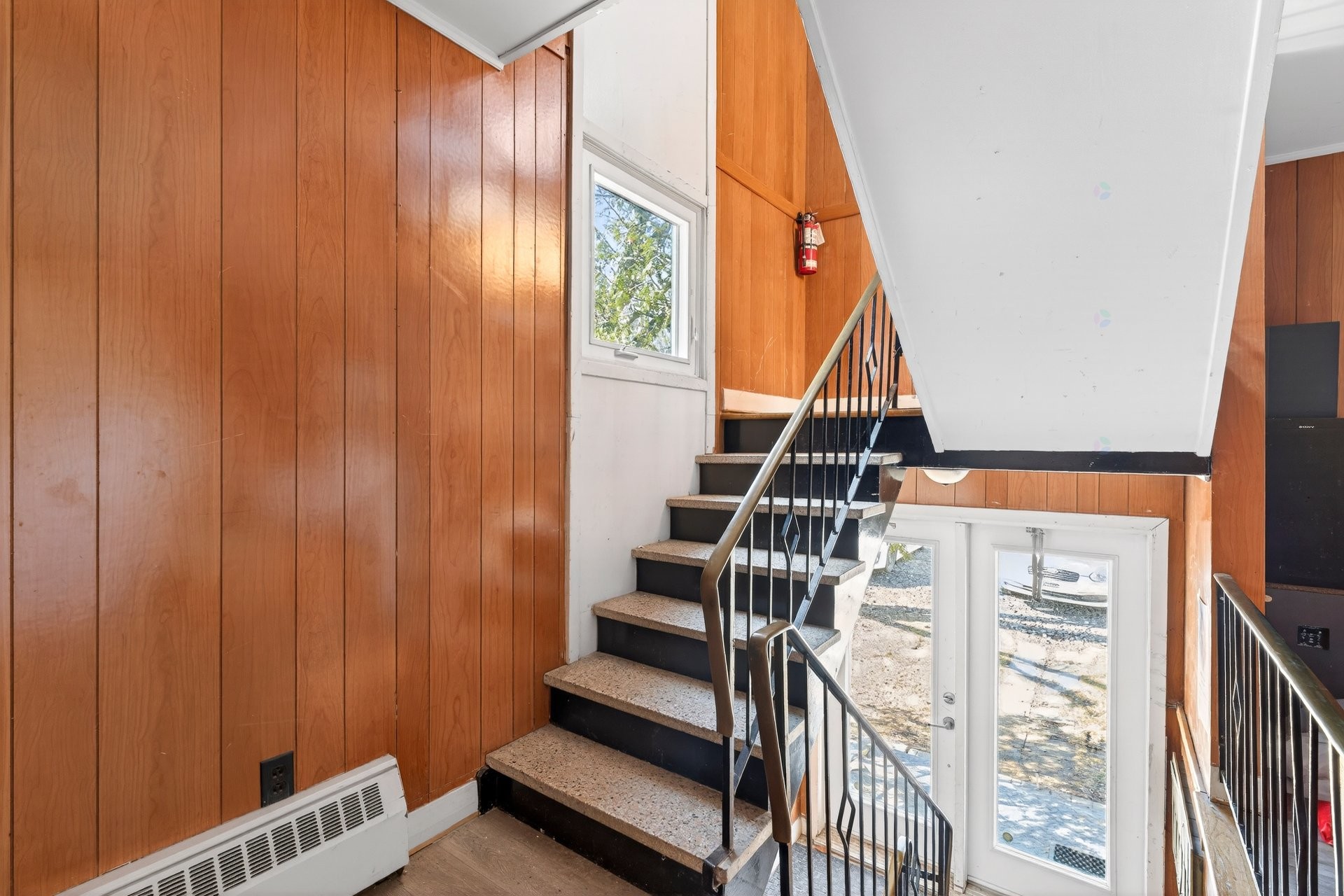 









40


Rue Vaudry

,
Sherbrooke (Lennoxville),




QC
J1M1B3

