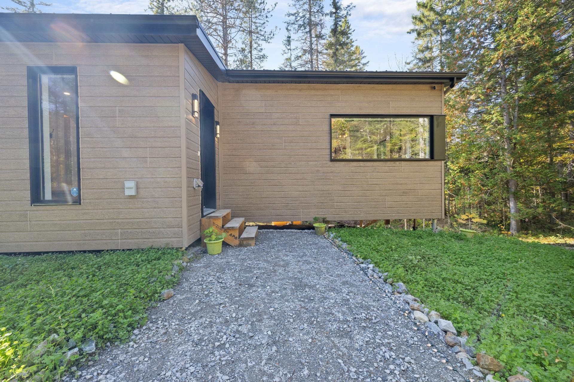 









50


Rue des Cougars

,
Saint-Côme,




QC
J0K2B0

