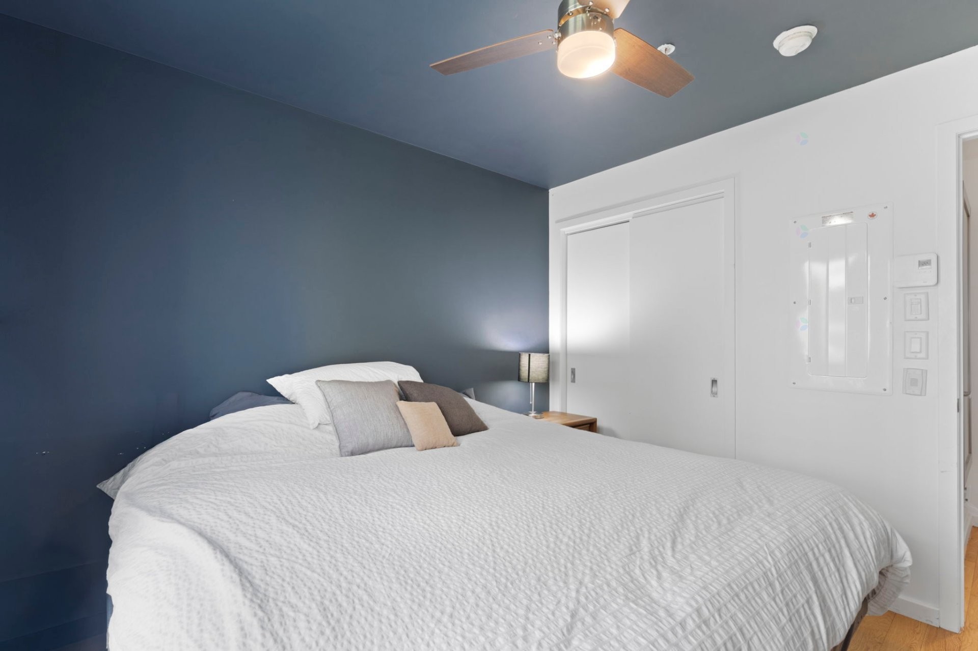 









564


Rue Nicolet

,
Montréal (Mercier/Hochelaga-Maisonneuve),




QC
H1W0C2

