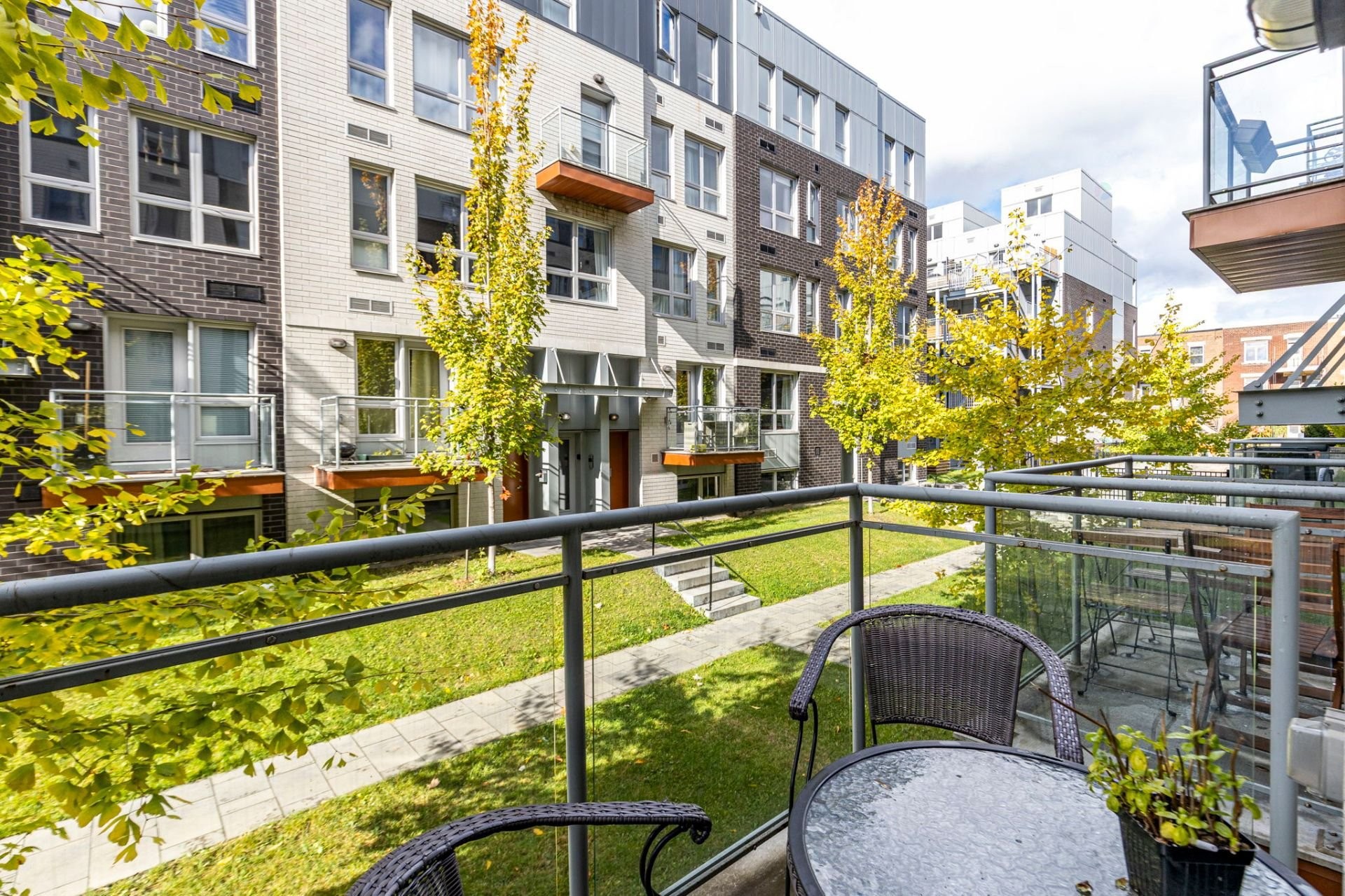 









564


Rue Nicolet

,
Montréal (Mercier/Hochelaga-Maisonneuve),




QC
H1W0C2

