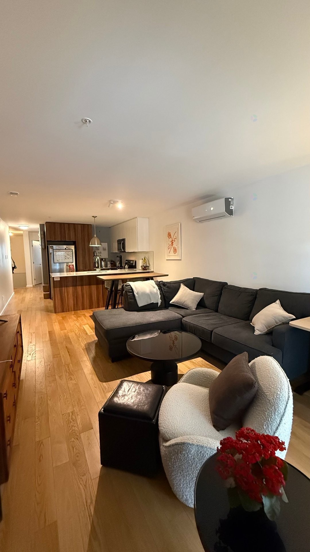 









564


Rue Nicolet

,
Montréal (Mercier/Hochelaga-Maisonneuve),




QC
H1W0C2

