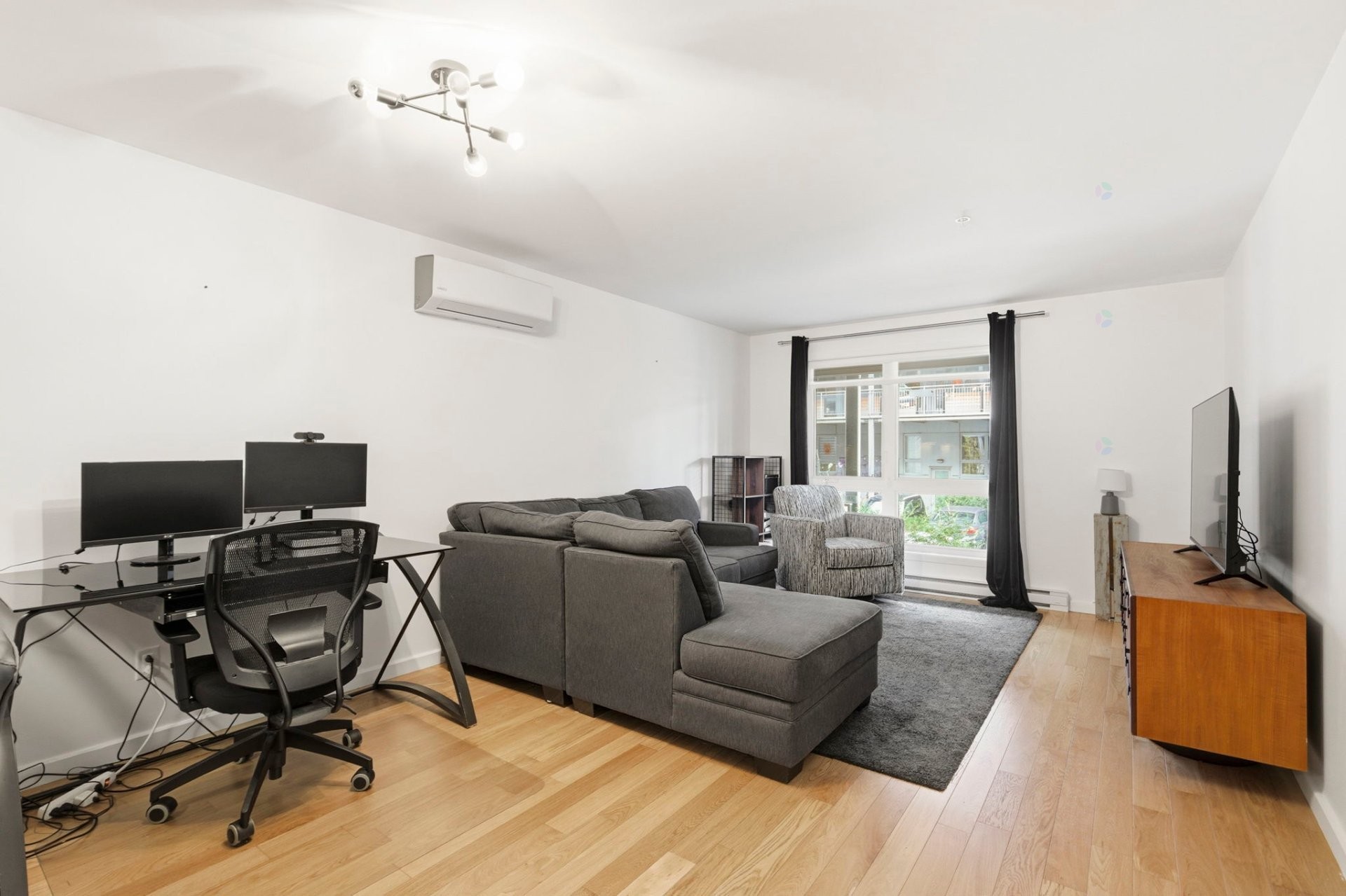 









564


Rue Nicolet

,
Montréal (Mercier/Hochelaga-Maisonneuve),




QC
H1W0C2

