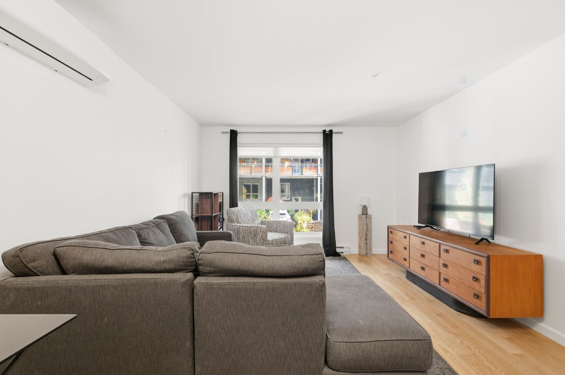 









564


Rue Nicolet

,
Montréal (Mercier/Hochelaga-Maisonneuve),




QC
H1W0C2

