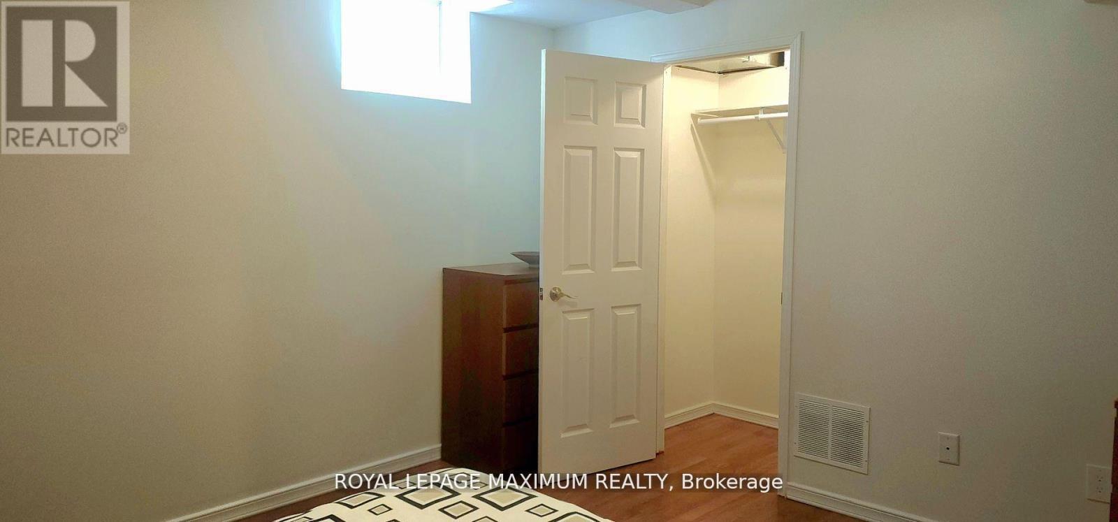 












BASEMENT - 19 MAPLE FOREST DRIVE

,
Vaughan,




Ontario
L6A0B7

