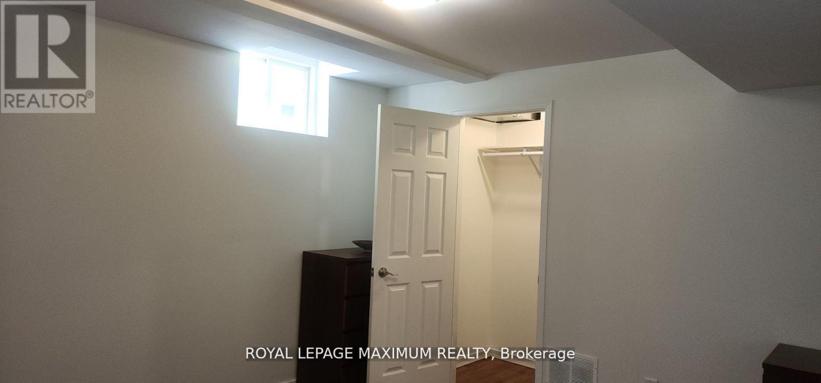 












BASEMENT - 19 MAPLE FOREST DRIVE

,
Vaughan,




Ontario
L6A0B7

