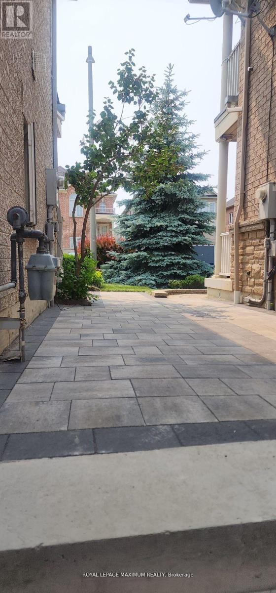 












BASEMENT - 19 MAPLE FOREST DRIVE

,
Vaughan,




Ontario
L6A0B7

