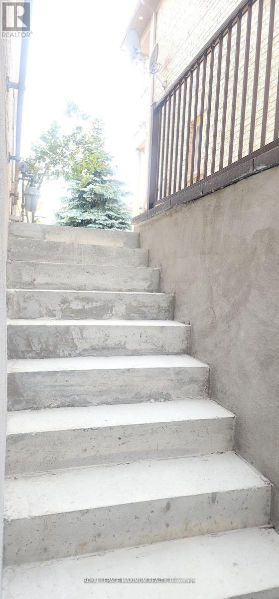 












BASEMENT - 19 MAPLE FOREST DRIVE

,
Vaughan,




Ontario
L6A0B7


