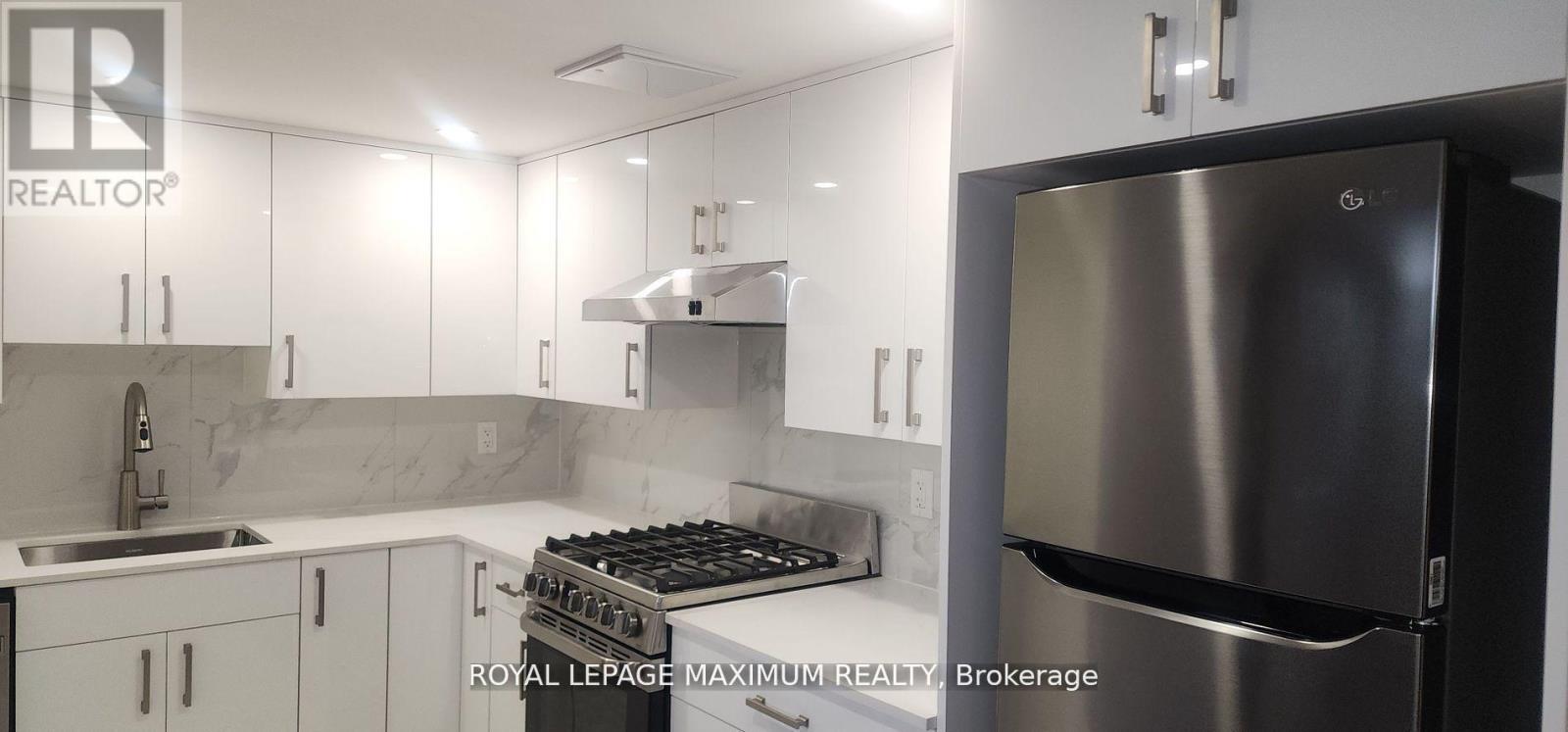 












BASEMENT - 19 MAPLE FOREST DRIVE

,
Vaughan,




Ontario
L6A0B7

