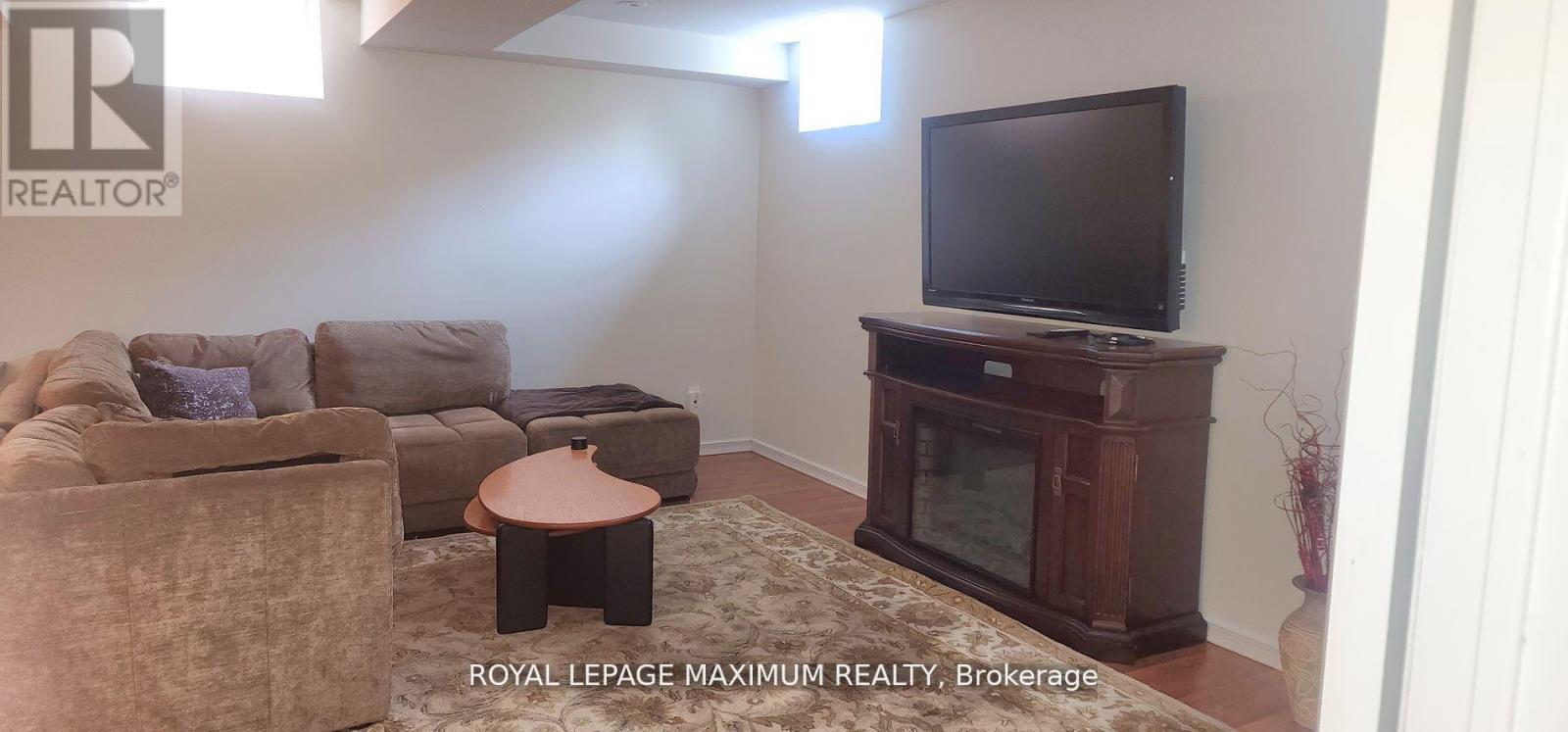 












BASEMENT - 19 MAPLE FOREST DRIVE

,
Vaughan,




Ontario
L6A0B7

