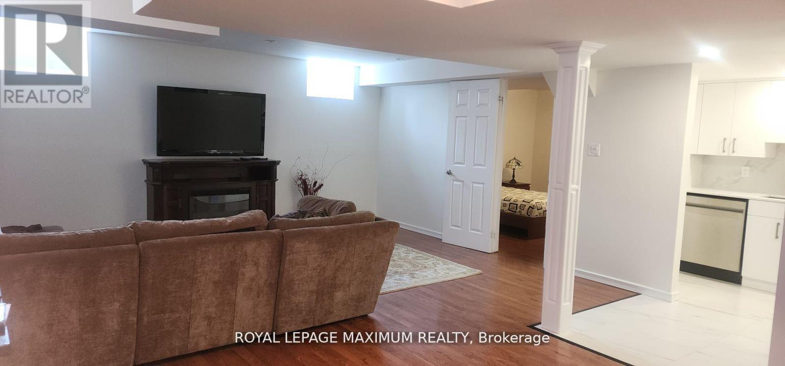 












BASEMENT - 19 MAPLE FOREST DRIVE

,
Vaughan,




Ontario
L6A0B7

