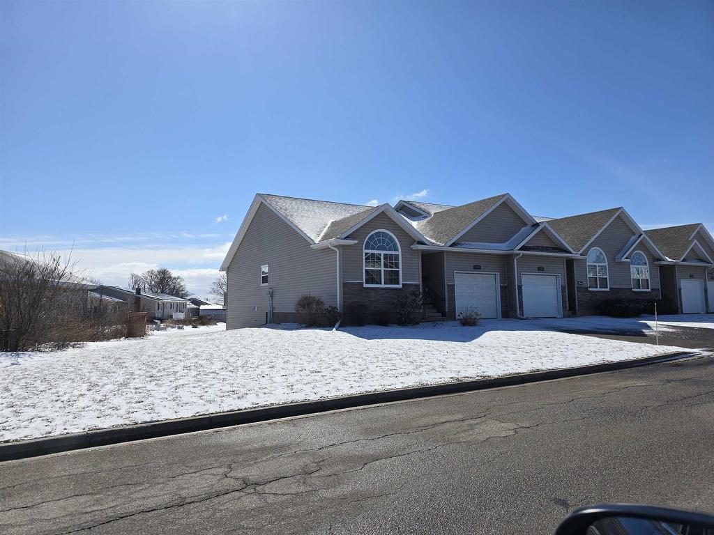 












648 Murphy Street

,
Summerside,




PE
C1N 0G9

