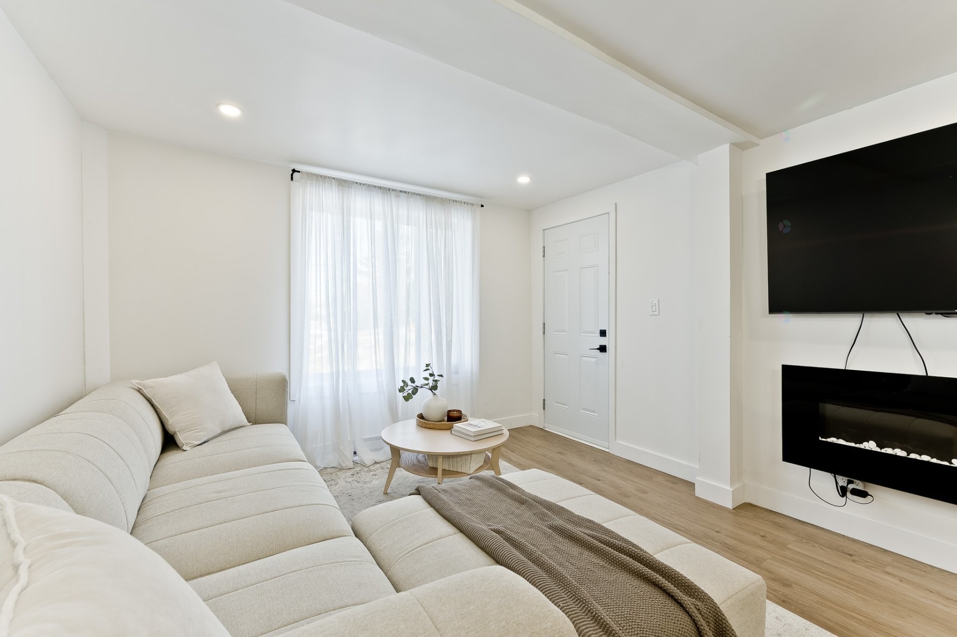 









816

 - 822


Rue Degré

,
Magog,




QC
J1X1B9

