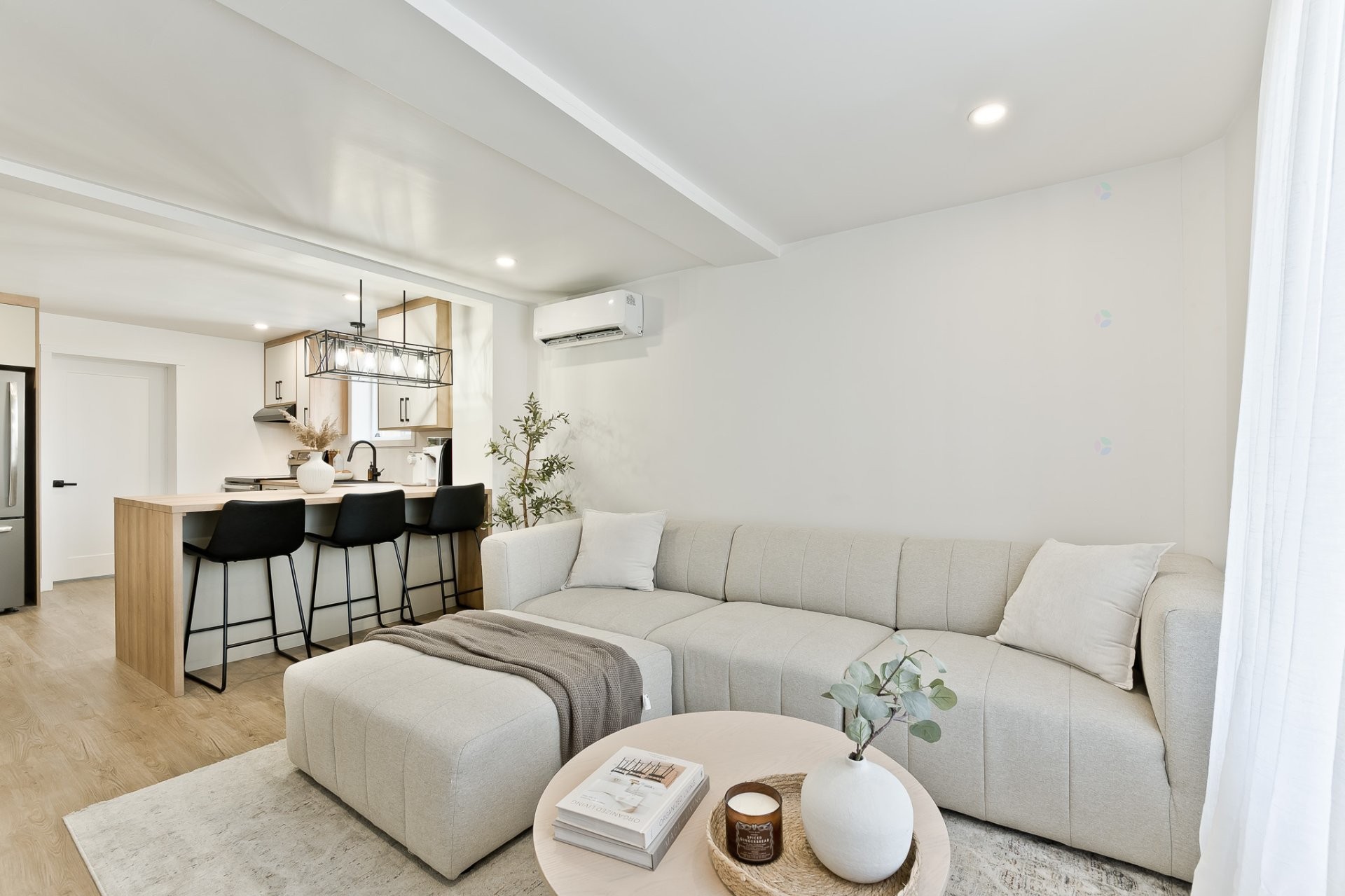 









816

 - 822


Rue Degré

,
Magog,




QC
J1X1B9

