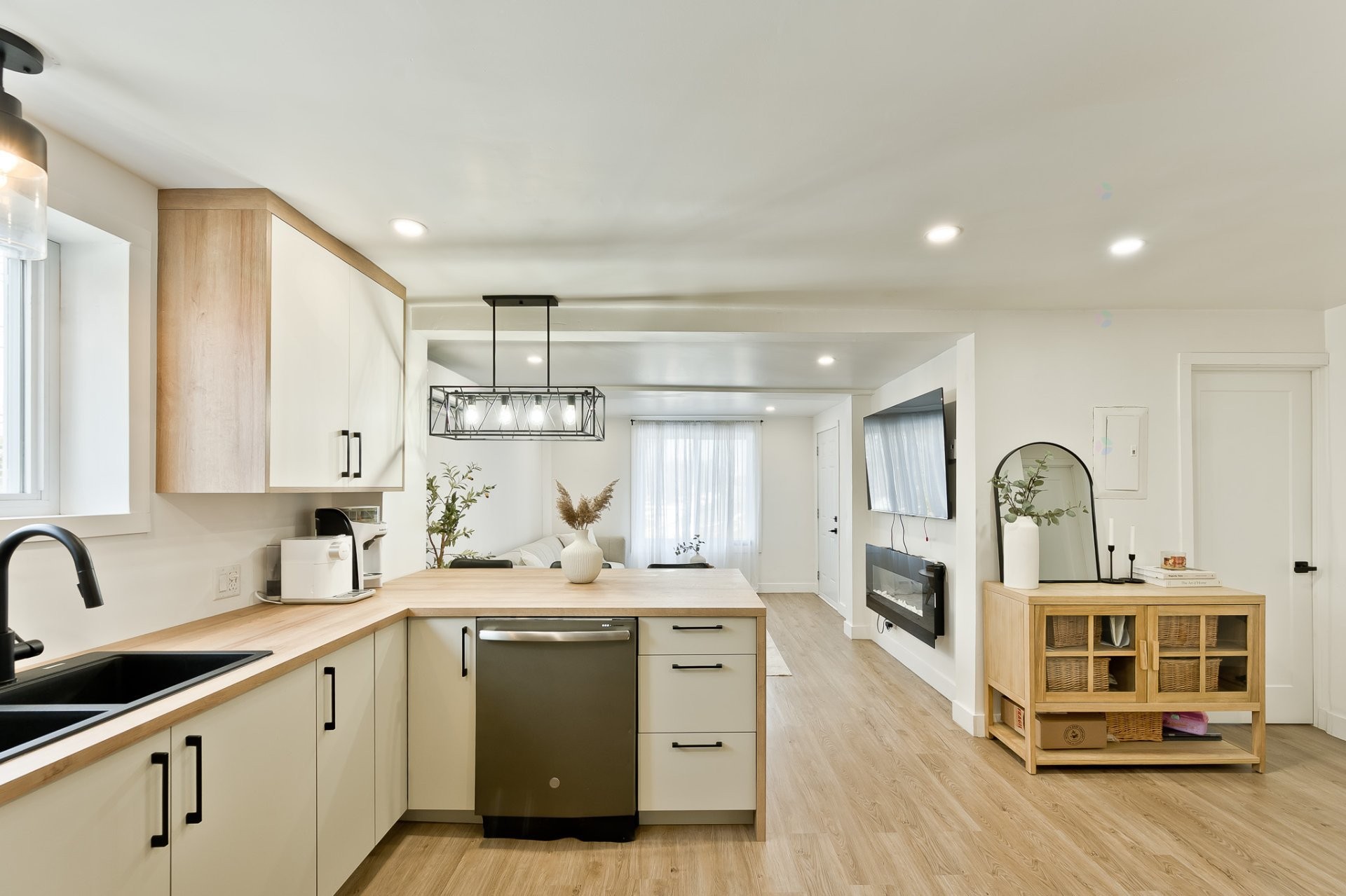









816

 - 822


Rue Degré

,
Magog,




QC
J1X1B9

