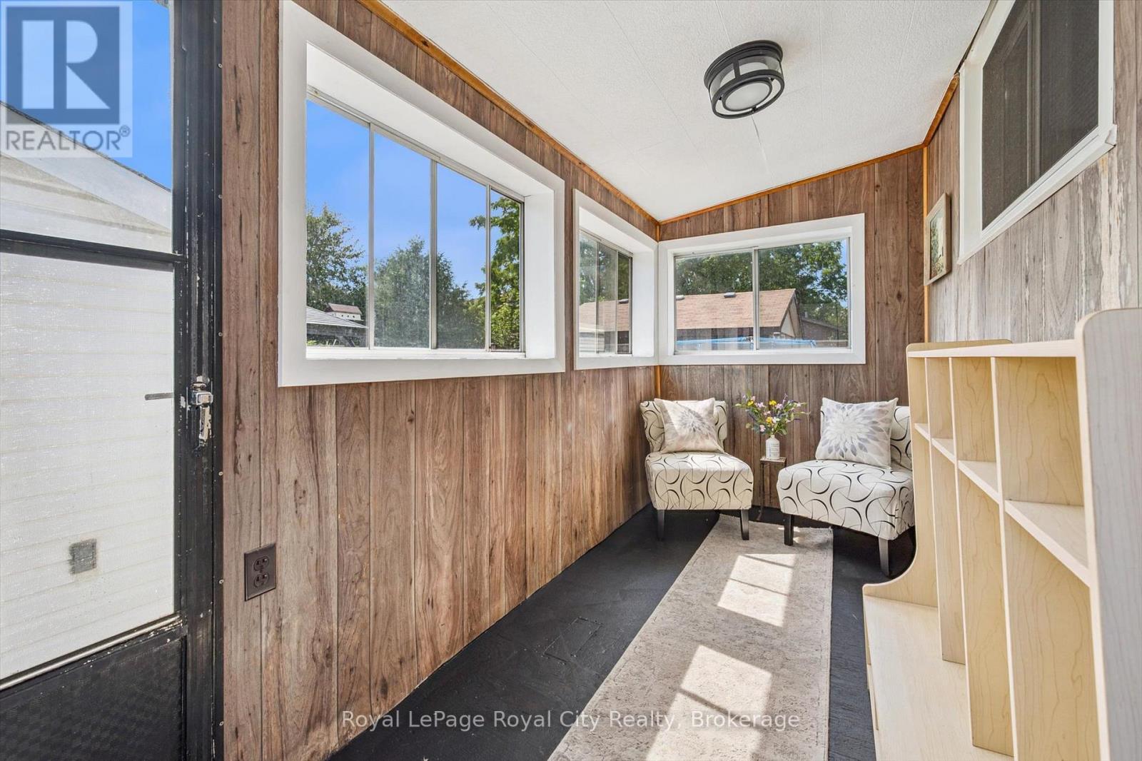 












24 JULIA DRIVE

,
Guelph (Junction/Onward Willow),




Ontario
N1H5W1

