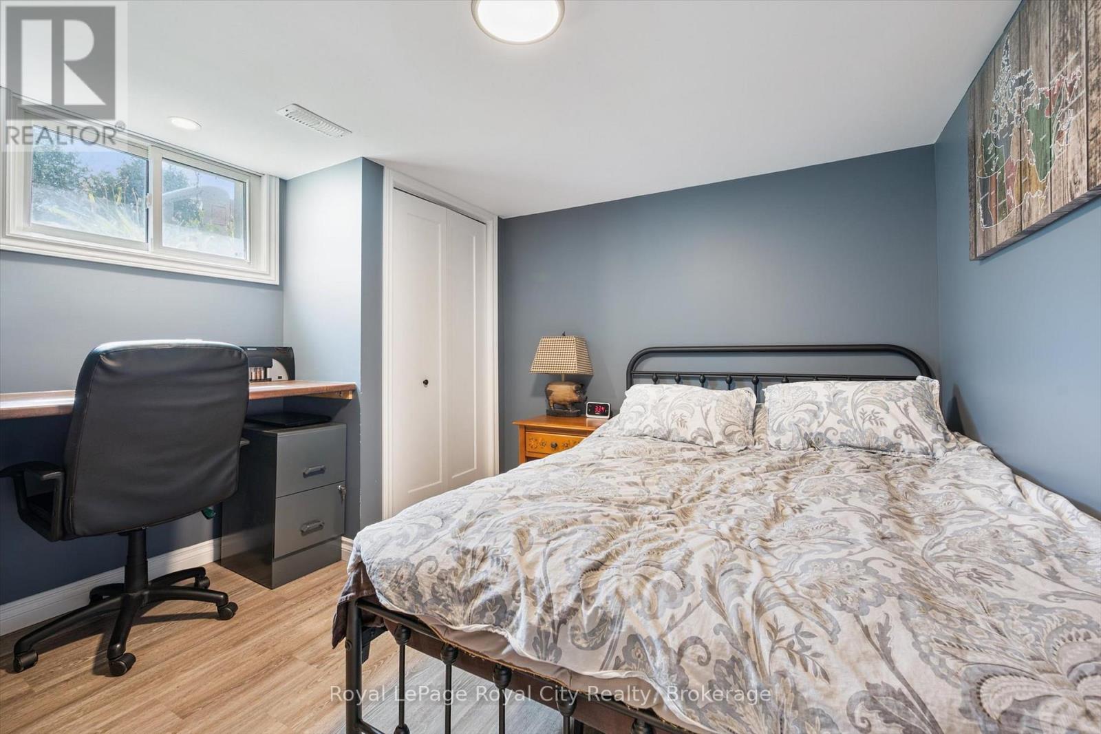 












24 JULIA DRIVE

,
Guelph (Junction/Onward Willow),




Ontario
N1H5W1

