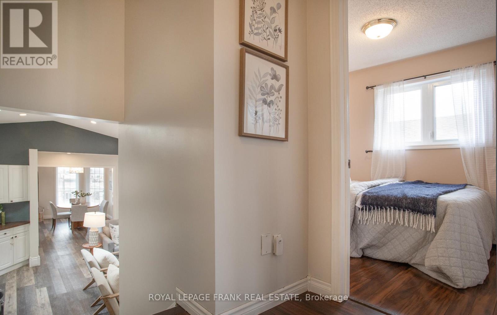 












35 DALE PARK DRIVE

,
Clarington (Courtice),




Ontario
L1E2Z4

