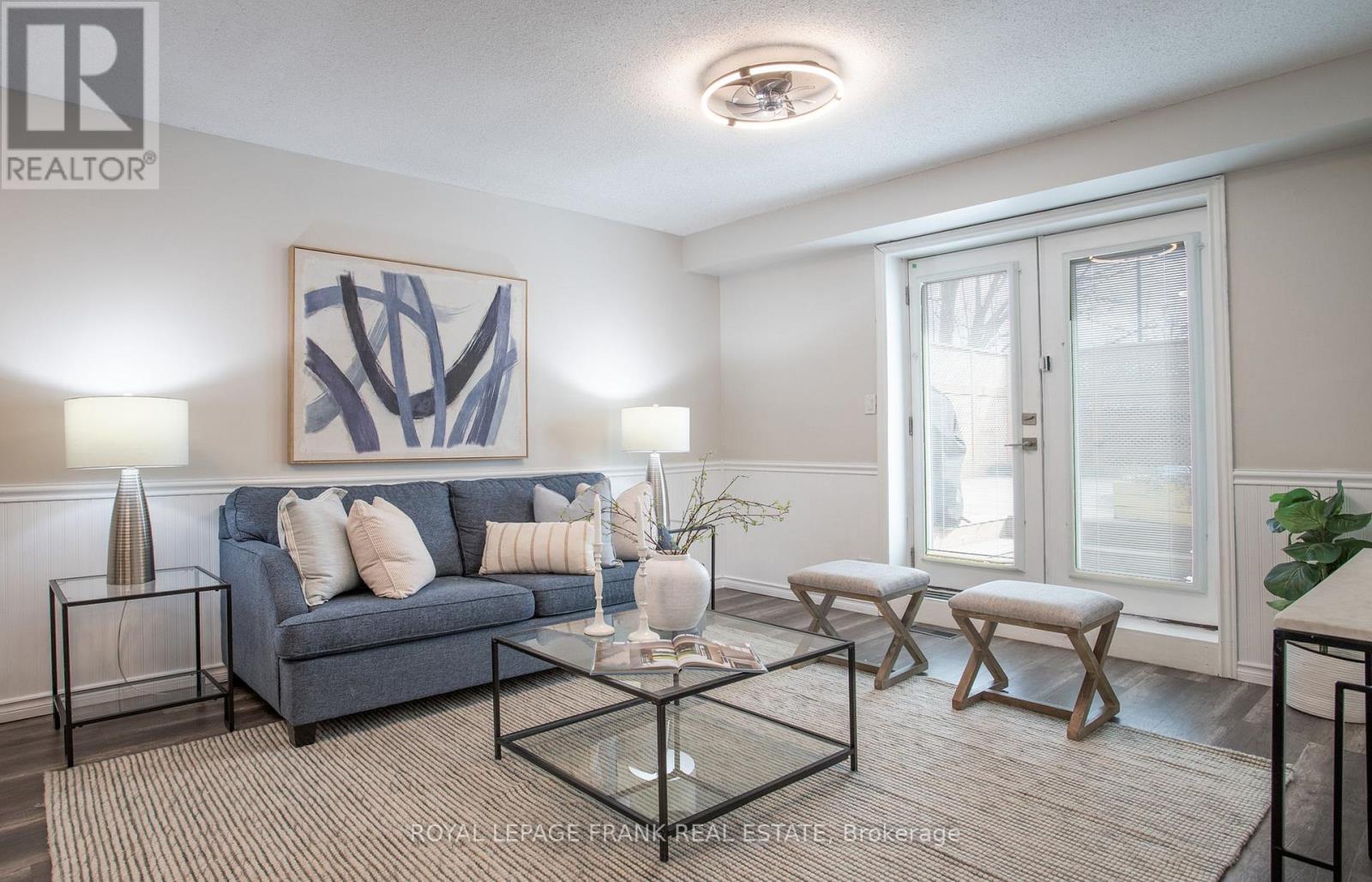 












35 DALE PARK DRIVE

,
Clarington (Courtice),




Ontario
L1E2Z4

