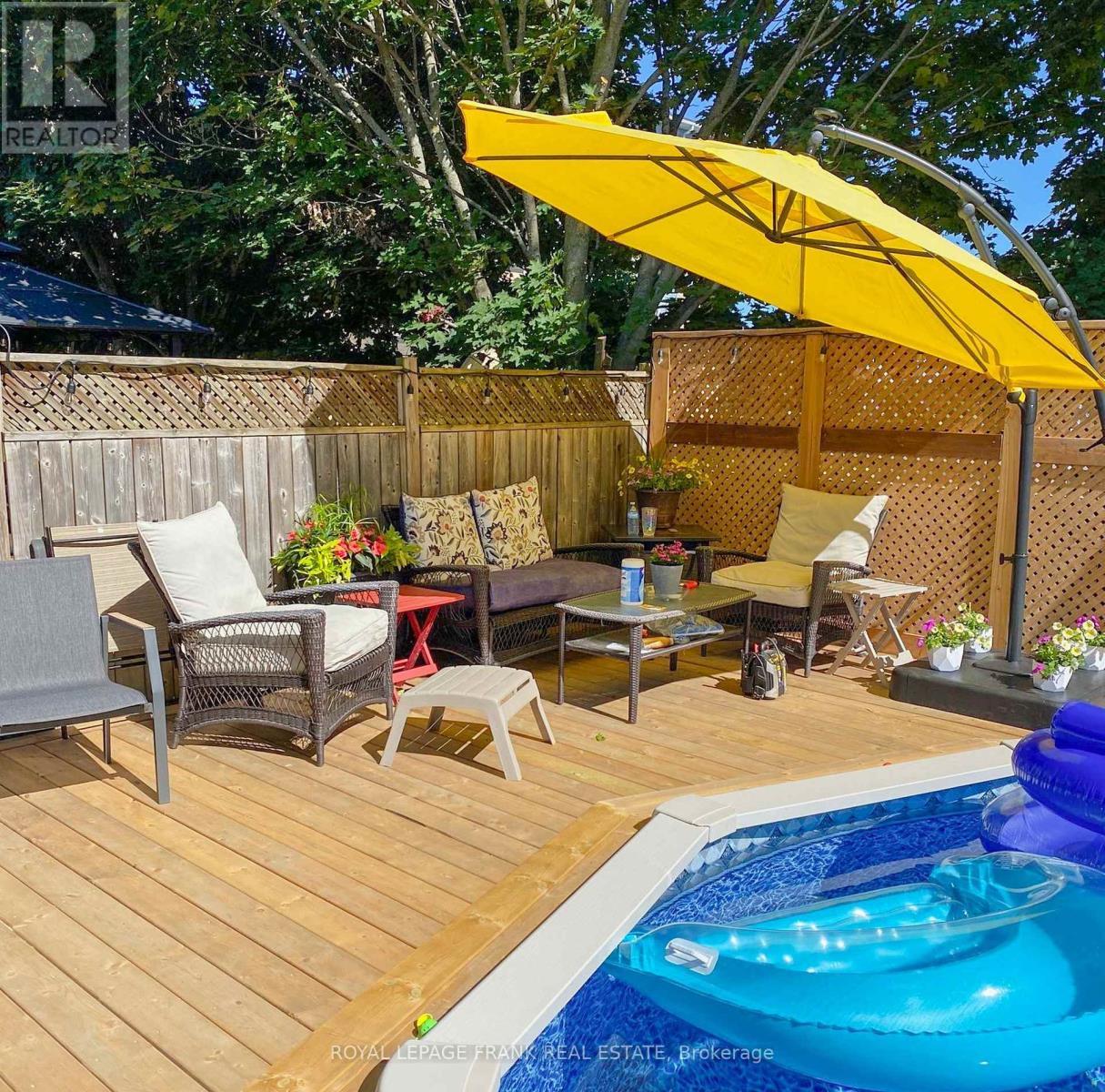 












35 DALE PARK DRIVE

,
Clarington (Courtice),




Ontario
L1E2Z4

