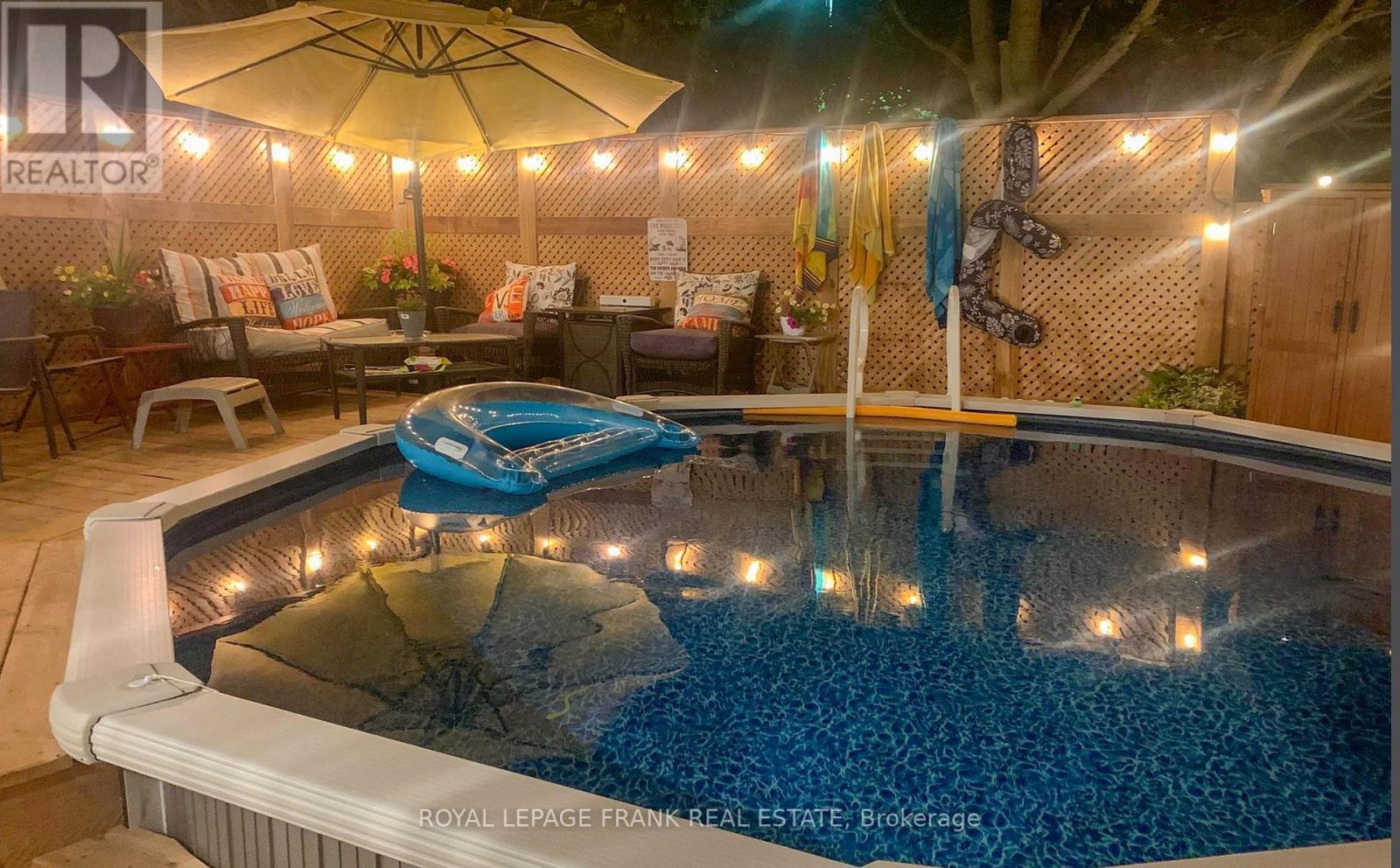 












35 DALE PARK DRIVE

,
Clarington (Courtice),




Ontario
L1E2Z4

