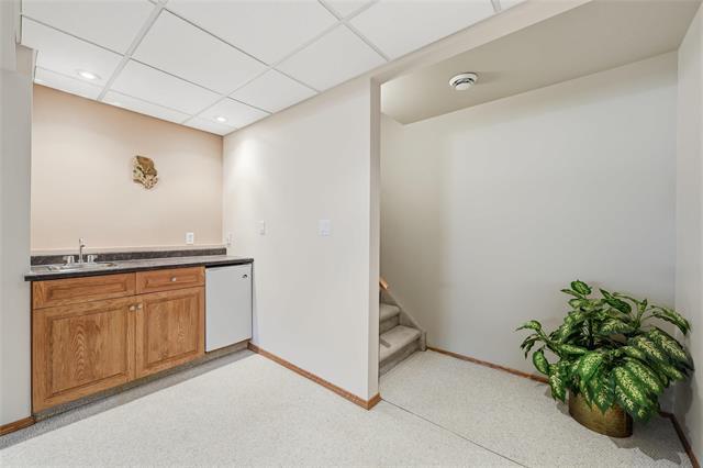 









420


John Forsyth

RD, 12,
Winnipeg,




MB
R2N 4M8

