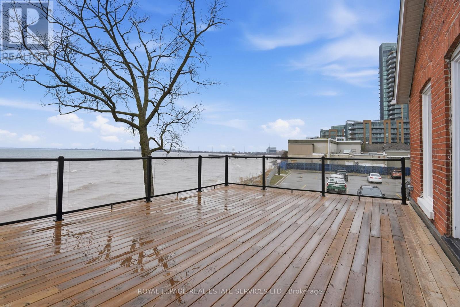 












4 - 2100 OLD LAKESHORE ROAD

,
Burlington,




Ontario
L7R1E3

