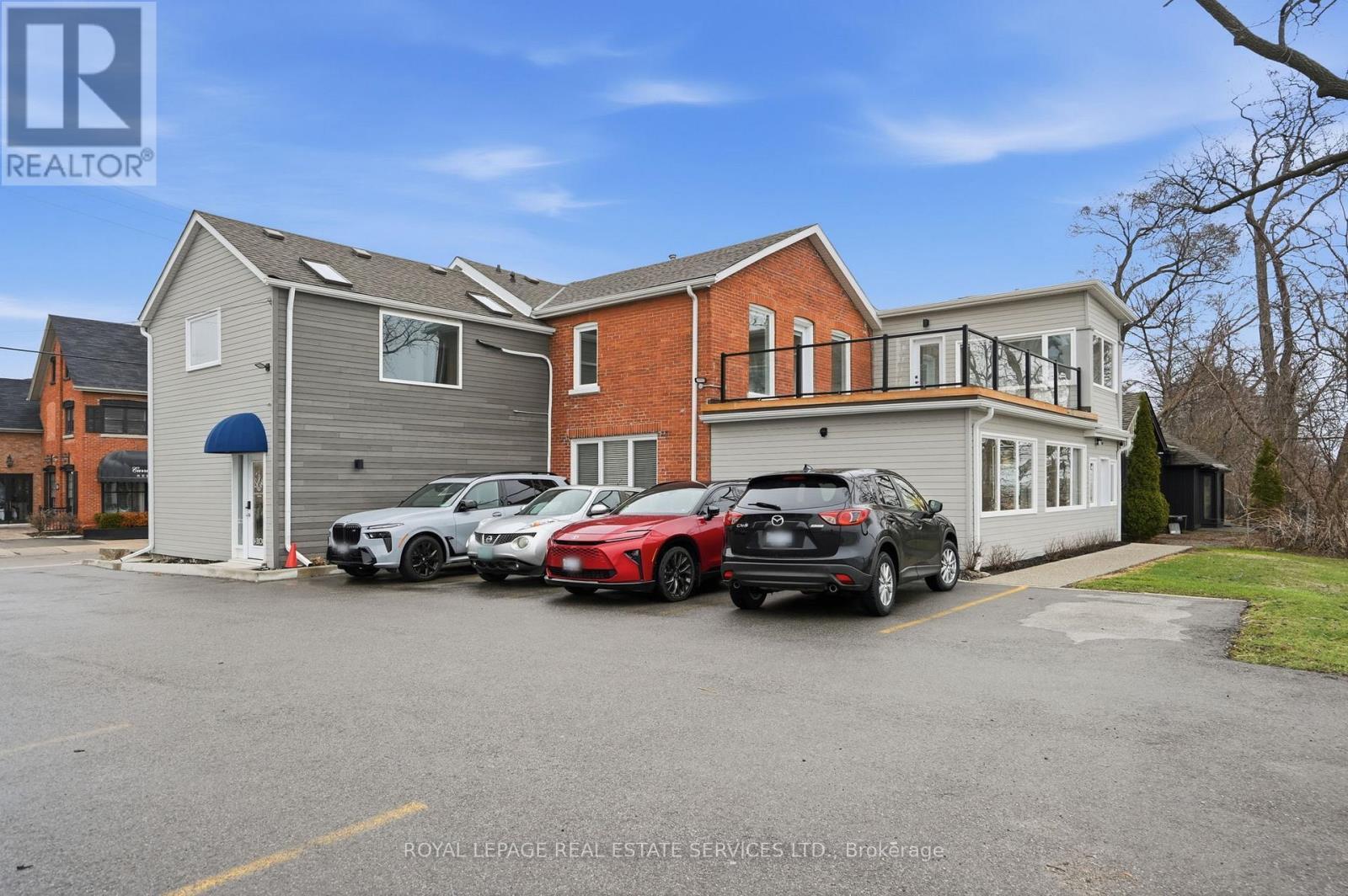 












4 - 2100 OLD LAKESHORE ROAD

,
Burlington,




Ontario
L7R1E3

