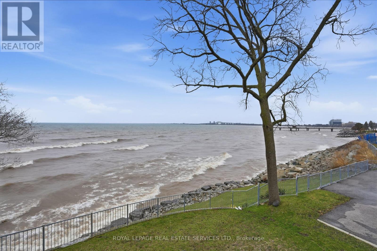 












4 - 2100 OLD LAKESHORE ROAD

,
Burlington,




Ontario
L7R1E3

