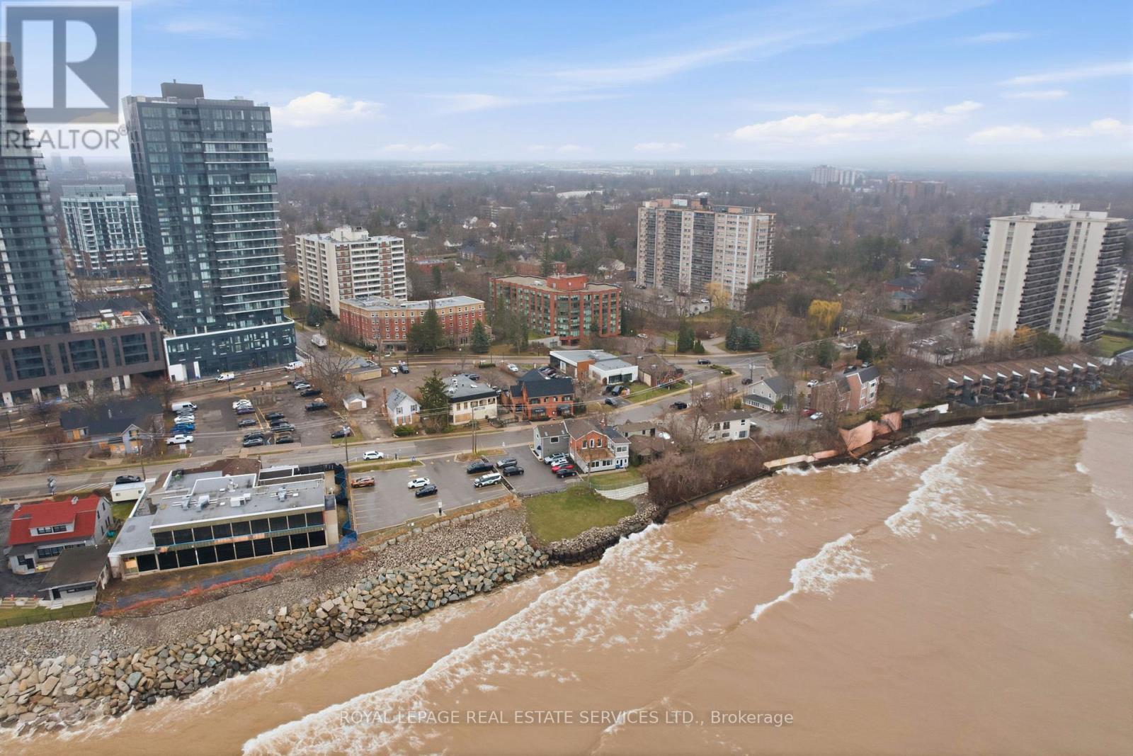 












4 - 2100 OLD LAKESHORE ROAD

,
Burlington,




Ontario
L7R1E3

