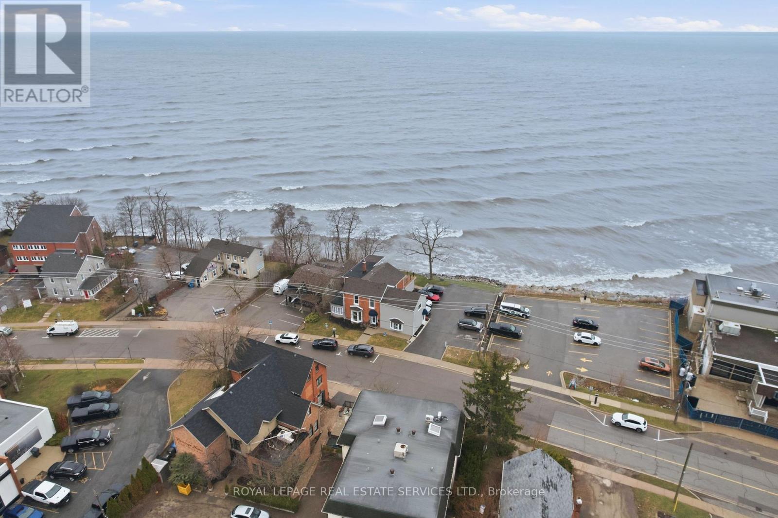 












4 - 2100 OLD LAKESHORE ROAD

,
Burlington,




Ontario
L7R1E3

