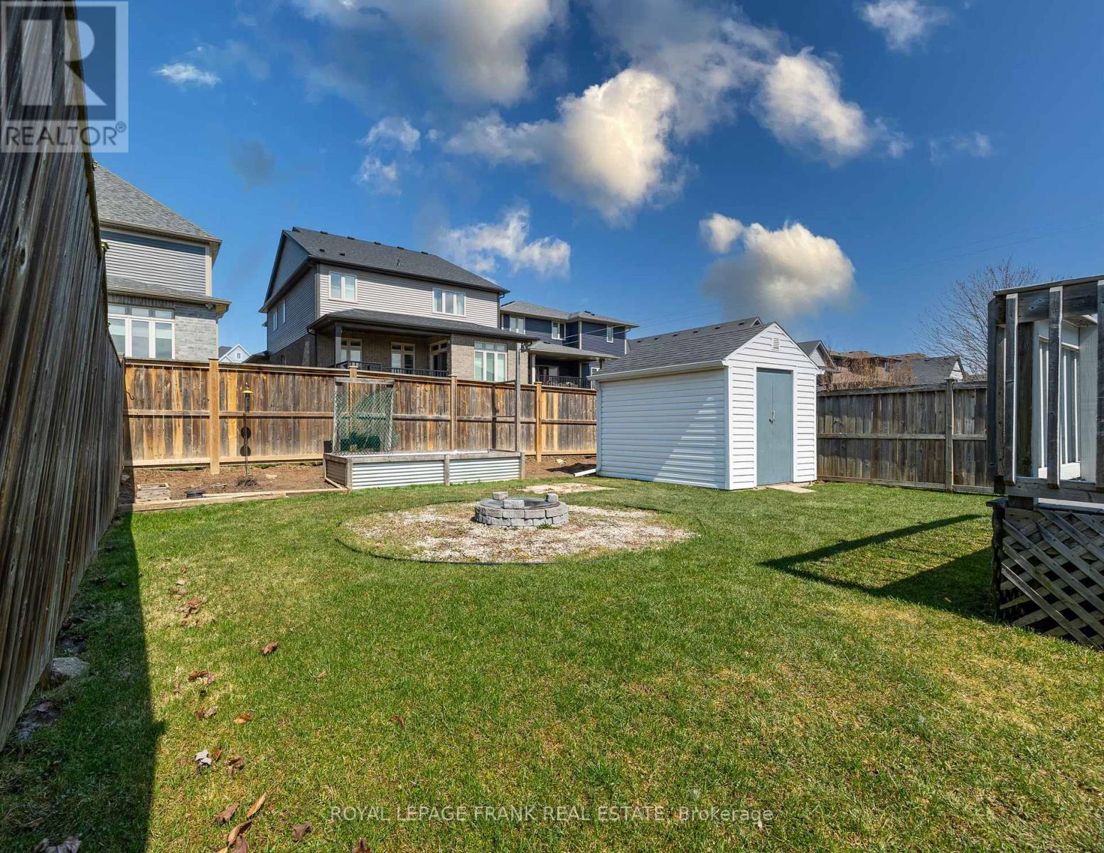












375 ST LAWRENCE DRIVE

,
Welland (N. Welland),




Ontario
L3C7H7

