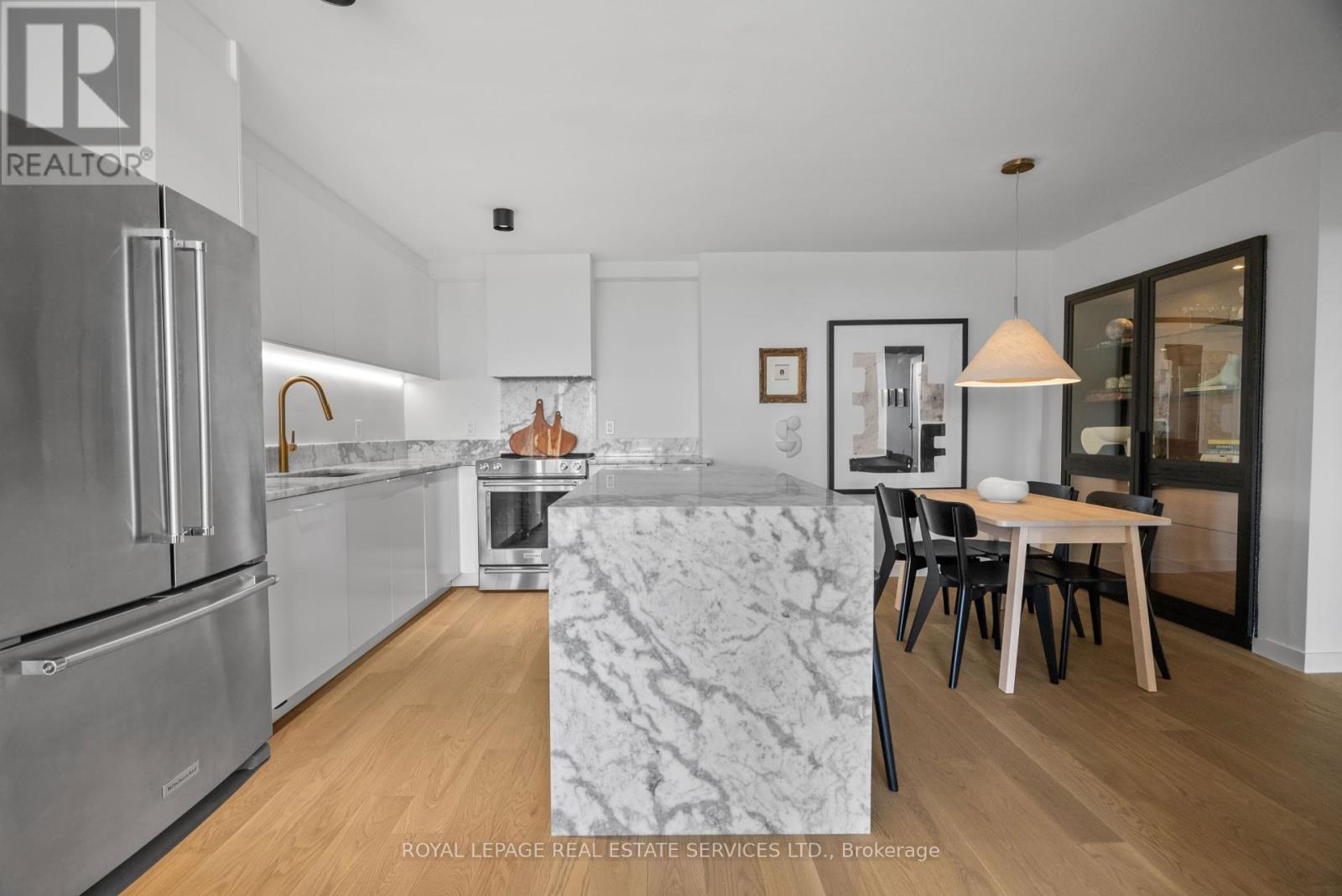 












1005 - 1320 ISLINGTON AVENUE

,
Toronto,




Ontario
M9A5C6

