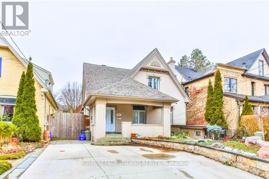 












BASEMENT - 877 WATERLOO STREET

,
London East (East B),




Ontario
N6A3W7

