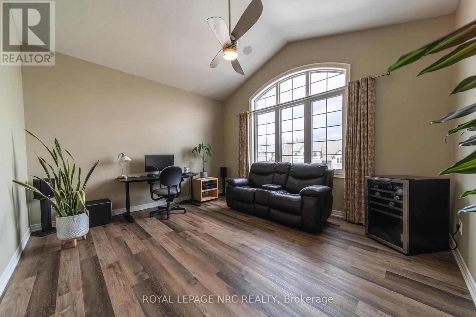 












325 HILLSDALE ROAD

,
Welland (Coyle Creek),




Ontario
L3C7M2

