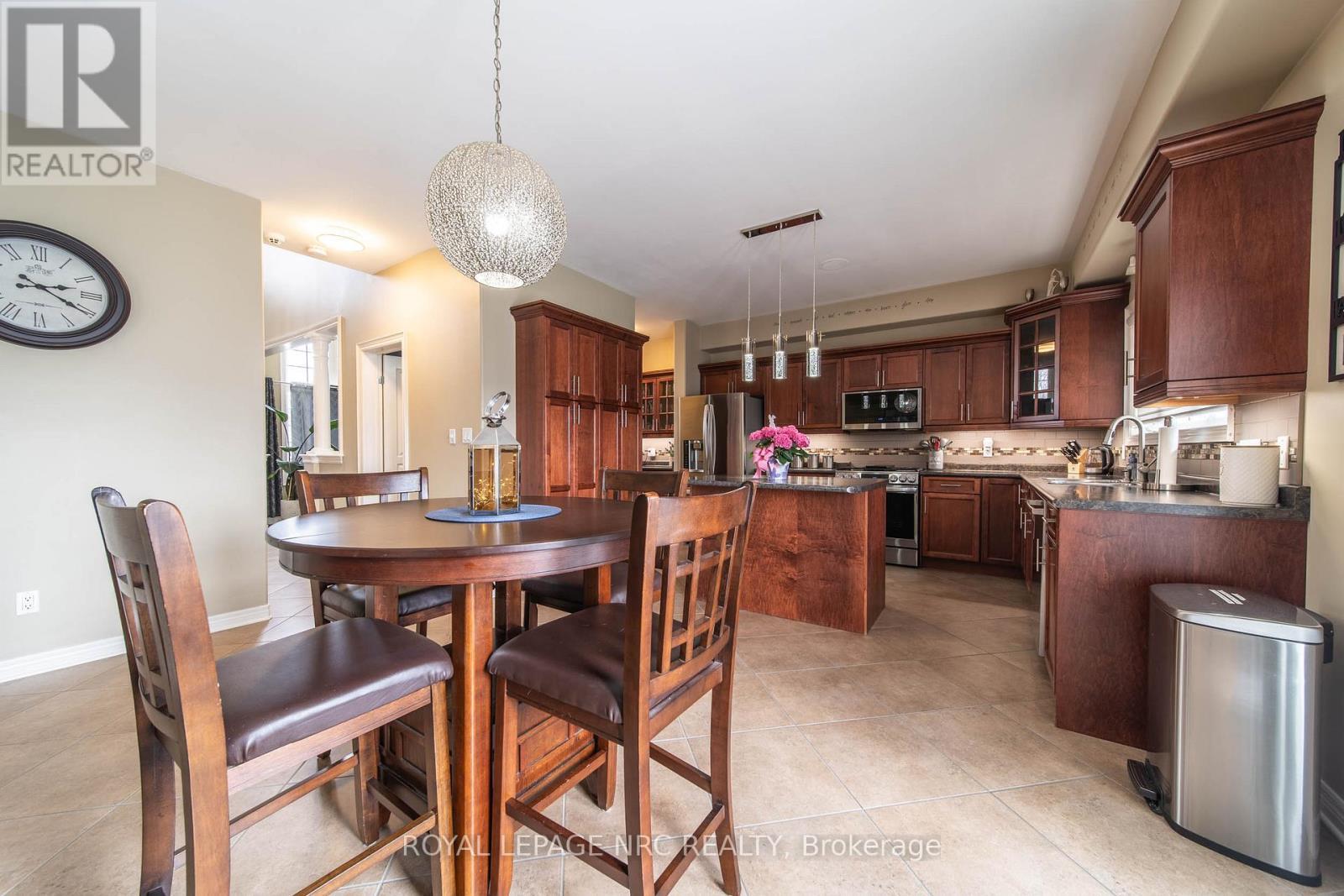 












325 HILLSDALE ROAD

,
Welland (Coyle Creek),




Ontario
L3C7M2

