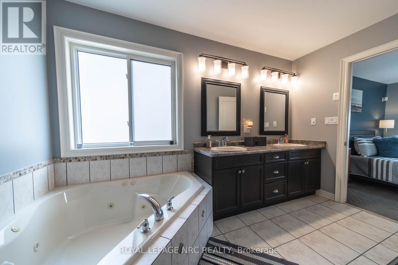 












325 HILLSDALE ROAD

,
Welland (Coyle Creek),




Ontario
L3C7M2

