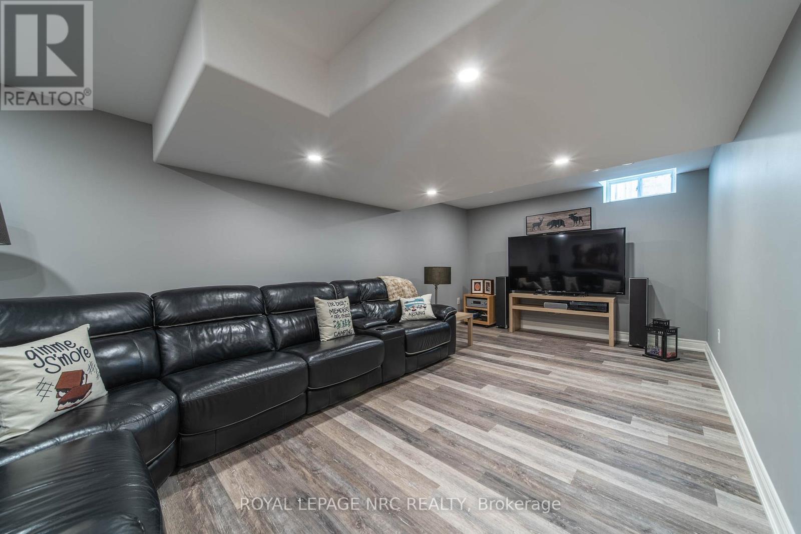 












325 HILLSDALE ROAD

,
Welland (Coyle Creek),




Ontario
L3C7M2

