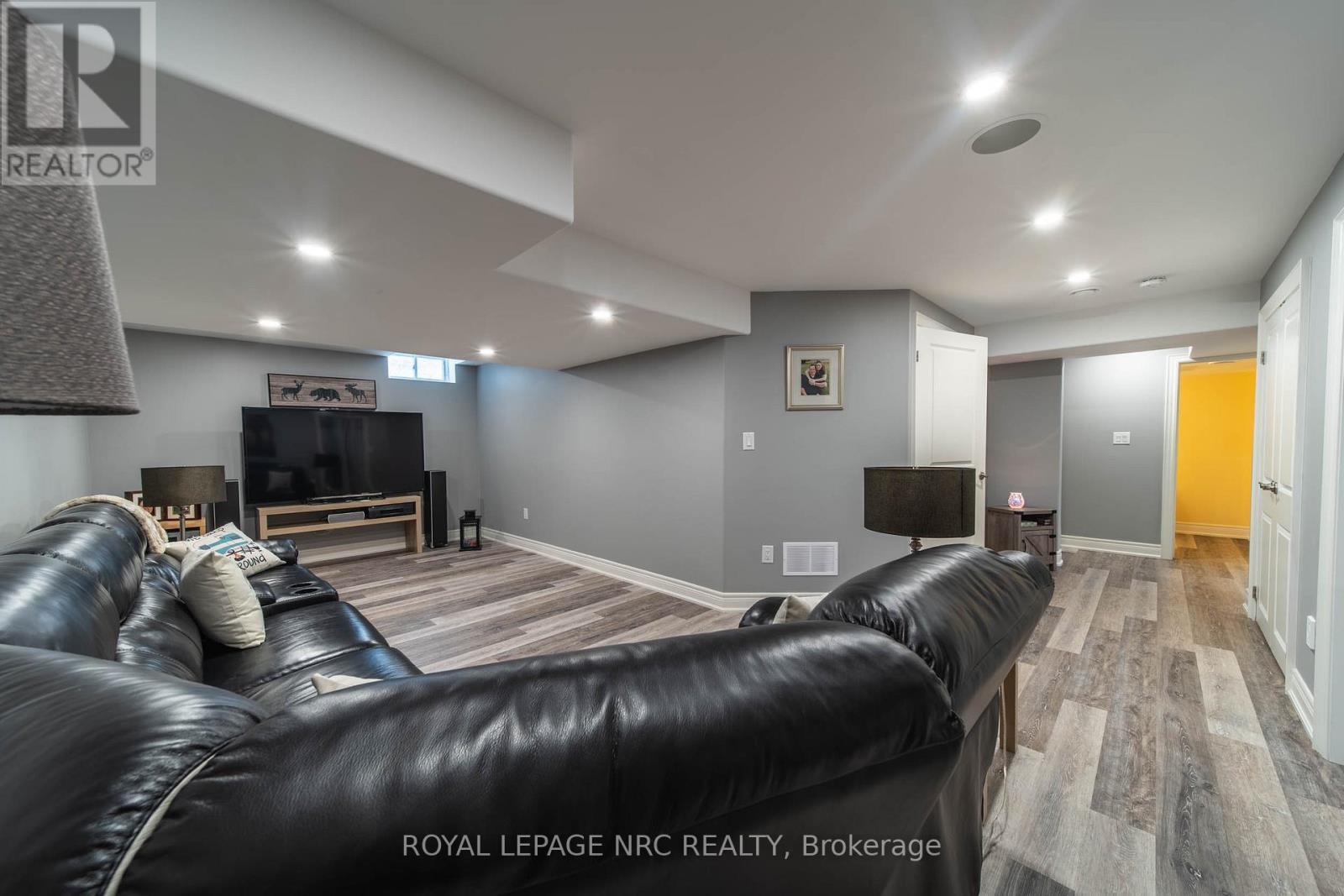 












325 HILLSDALE ROAD

,
Welland (Coyle Creek),




Ontario
L3C7M2

