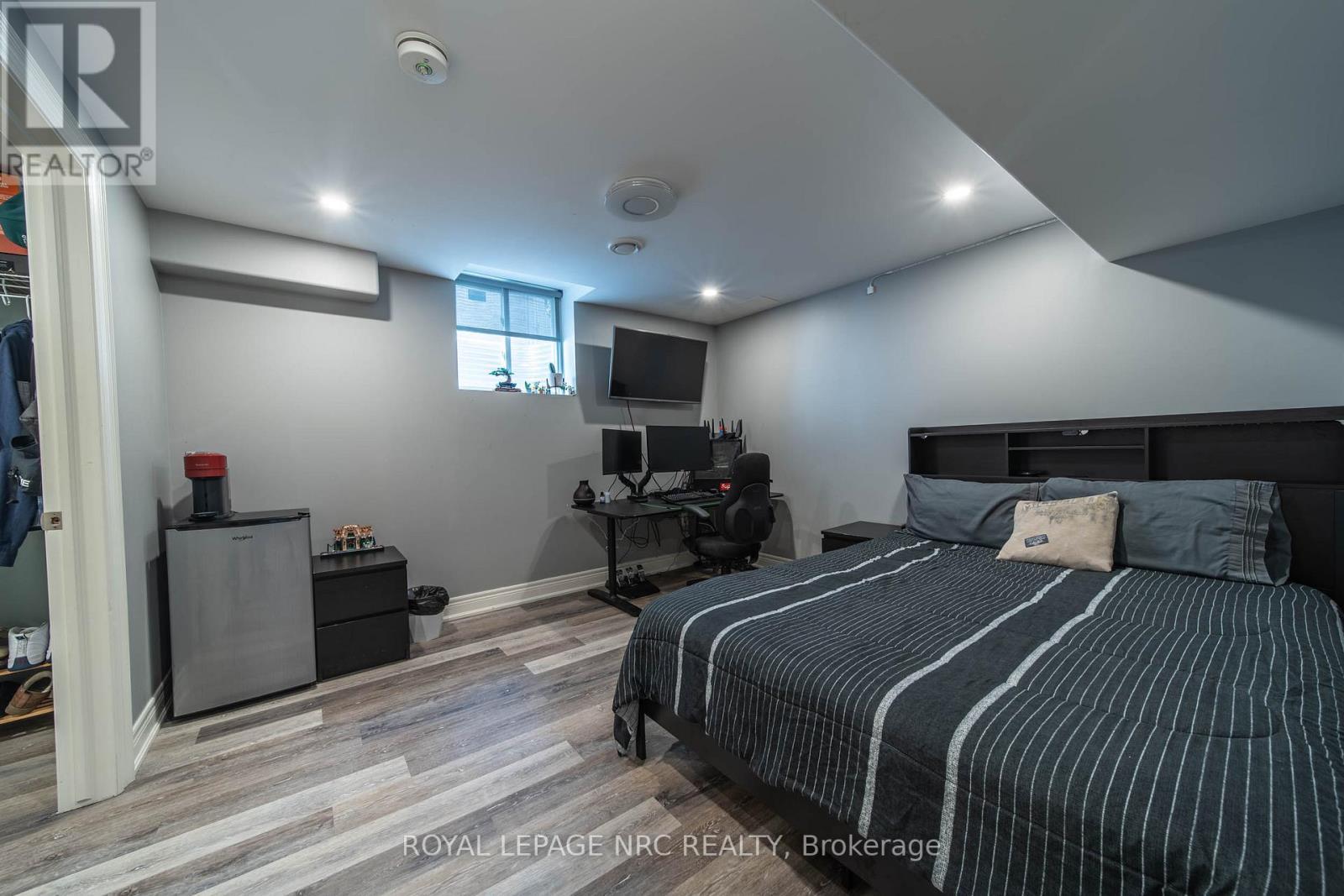 












325 HILLSDALE ROAD

,
Welland (Coyle Creek),




Ontario
L3C7M2

