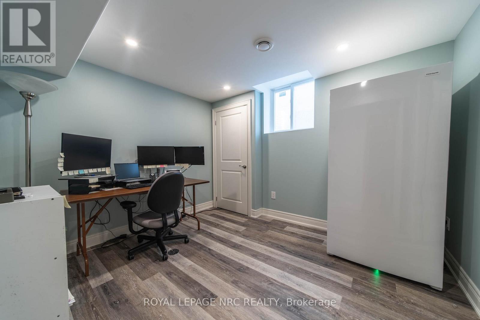 












325 HILLSDALE ROAD

,
Welland (Coyle Creek),




Ontario
L3C7M2

