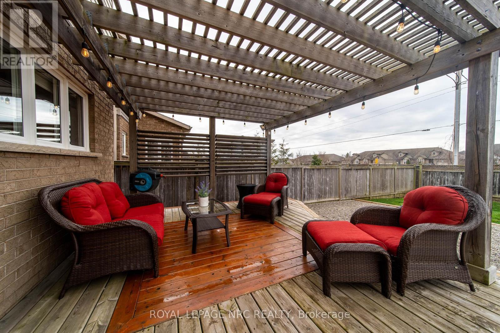 












325 HILLSDALE ROAD

,
Welland (Coyle Creek),




Ontario
L3C7M2

