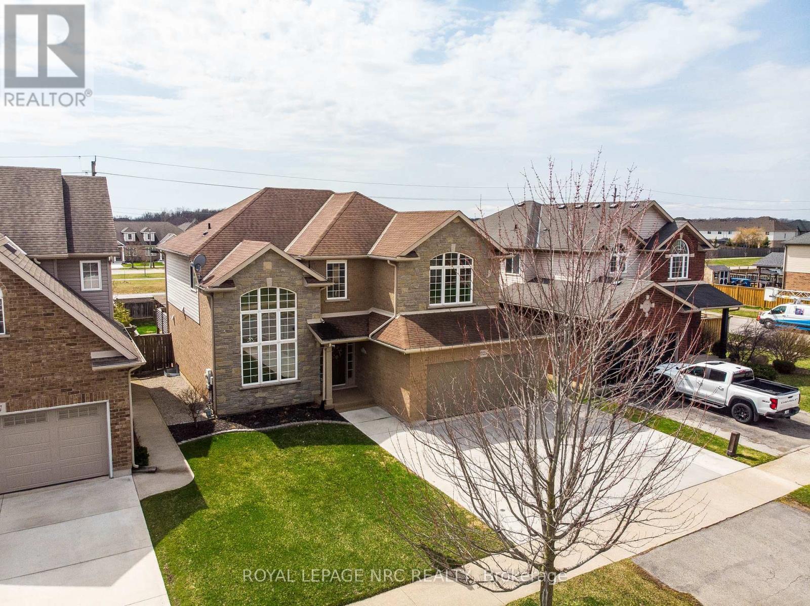 












325 HILLSDALE ROAD

,
Welland (Coyle Creek),




Ontario
L3C7M2

