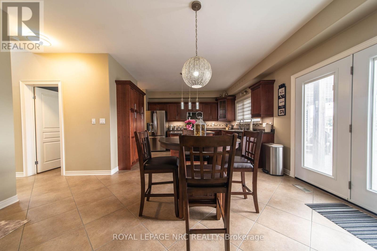 












325 HILLSDALE ROAD

,
Welland (Coyle Creek),




Ontario
L3C7M2

