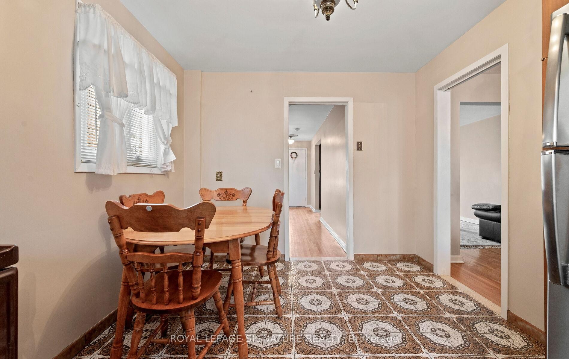 









1142


Alexandra

Avenue,
Mississauga,




ON
L5E 2A5

