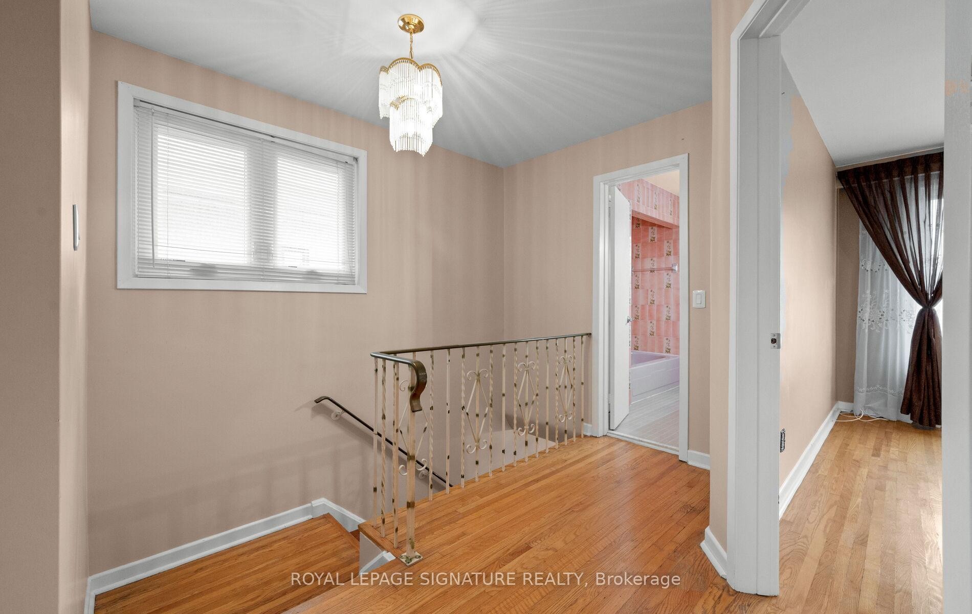 









1142


Alexandra

Avenue,
Mississauga,




ON
L5E 2A5

