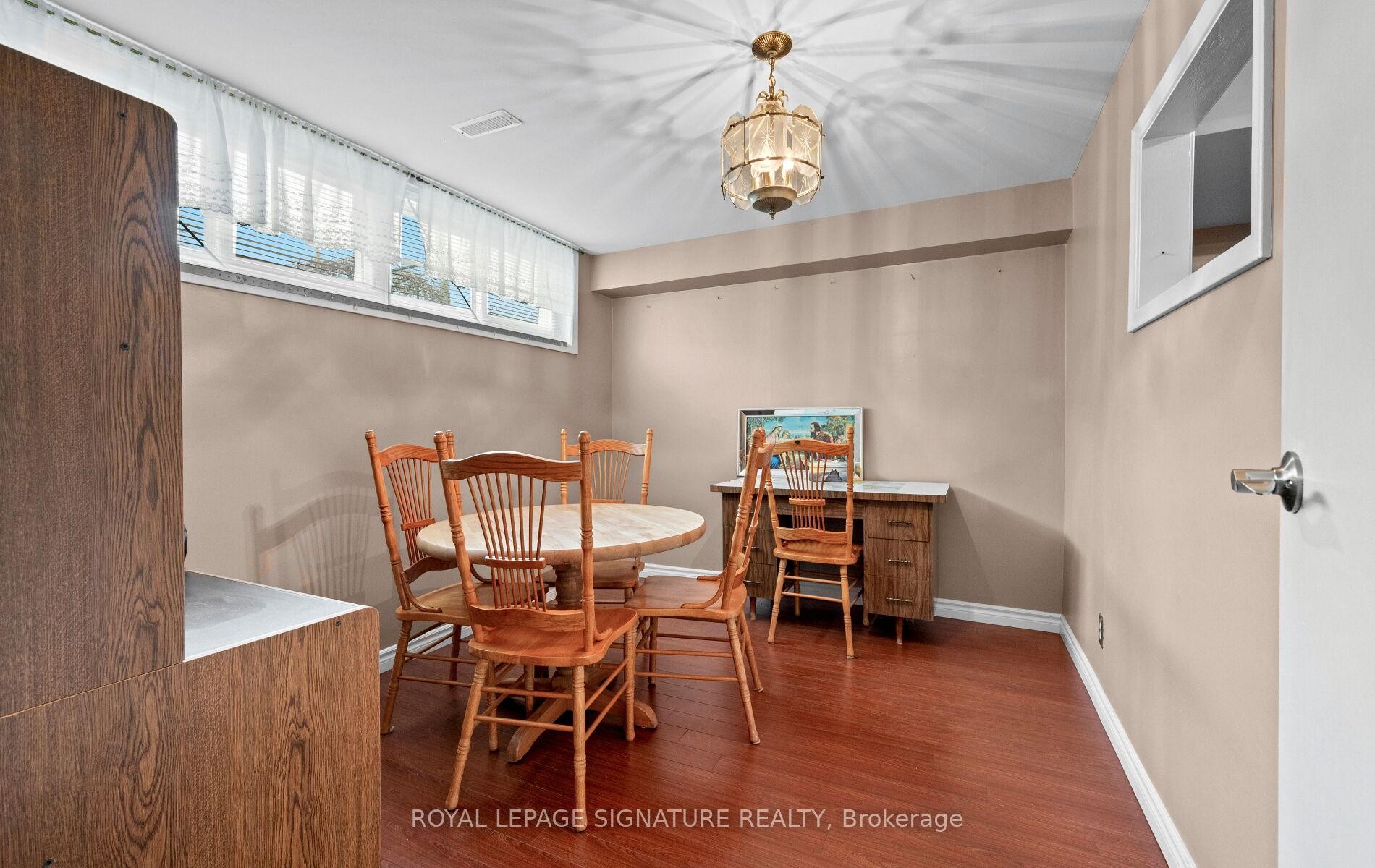 









1142


Alexandra

Avenue,
Mississauga,




ON
L5E 2A5

